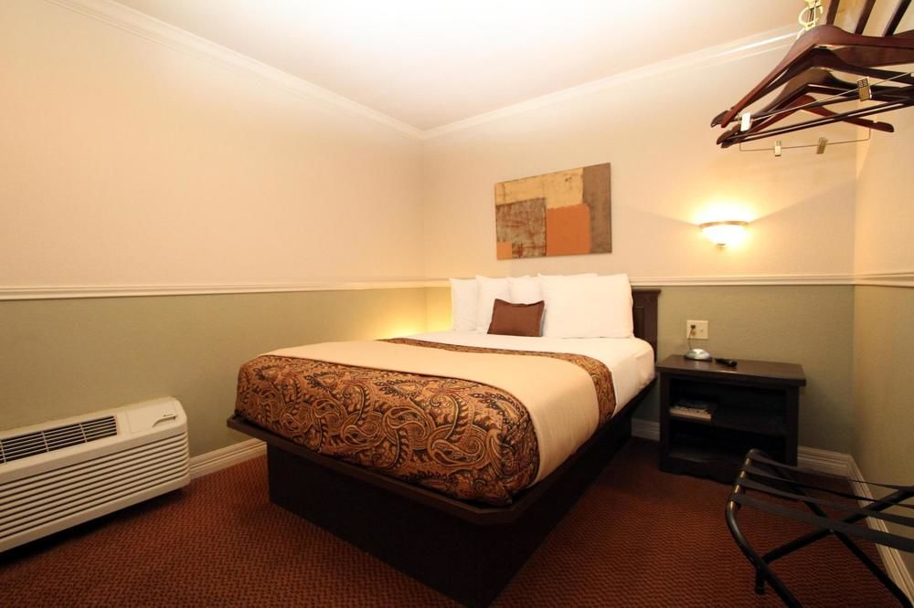 Family Garden & Hotel 2*