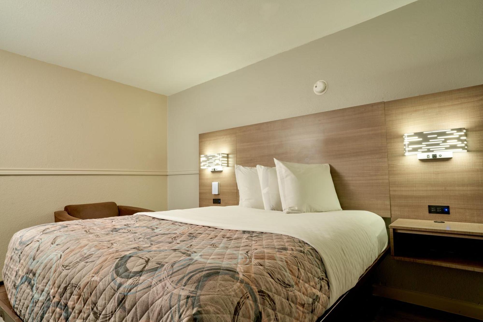Hotel Family Garden & Laredo
