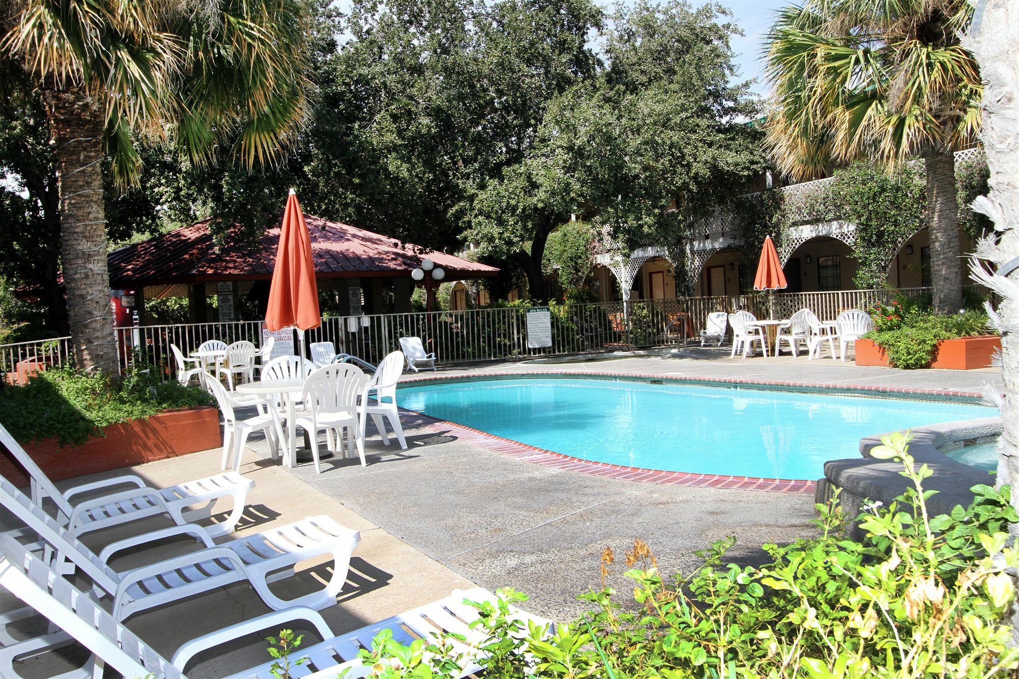 Family Garden & Hotel 2*